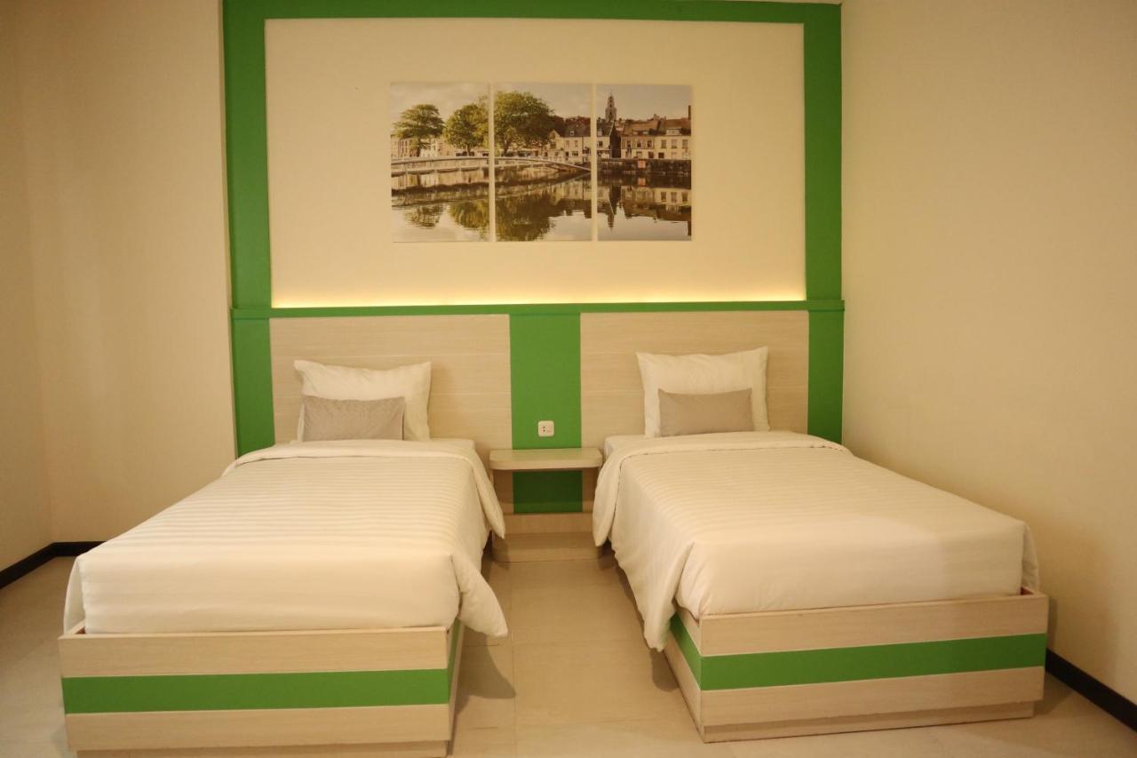 D'Carol Hotel Surabaja Zewnętrze zdjęcie