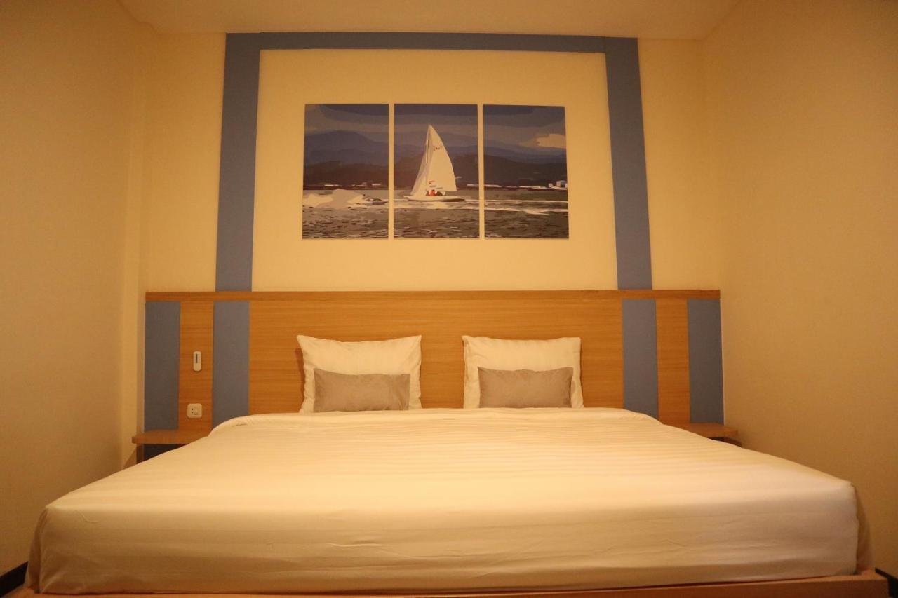 D'Carol Hotel Surabaja Zewnętrze zdjęcie