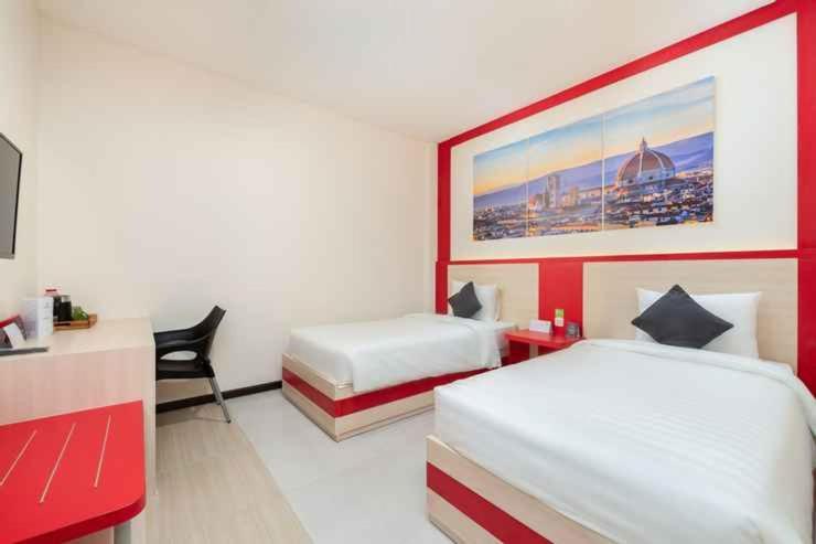 D'Carol Hotel Surabaja Zewnętrze zdjęcie